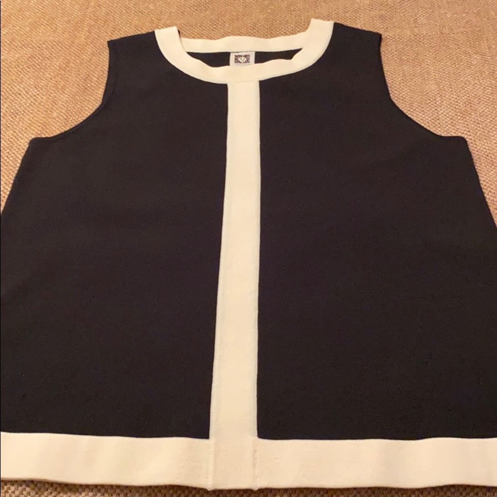 Ladies top - Picture 2 of 3